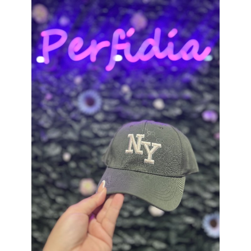 1727 VERDE GORRA FONDO GD